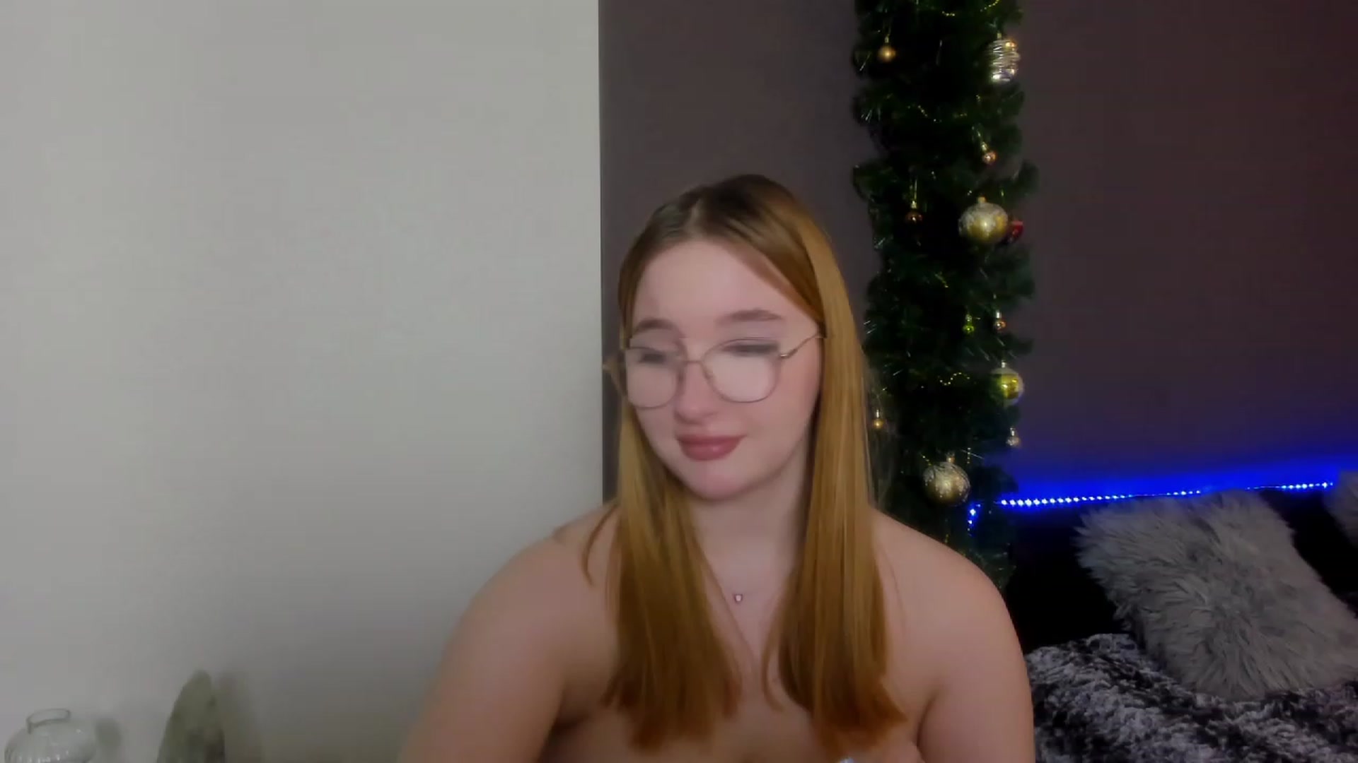 Gallery image thumbnail from AnaFoxy's myfreecams stream on, 12/27/2023, 11:23 image 5 of 20