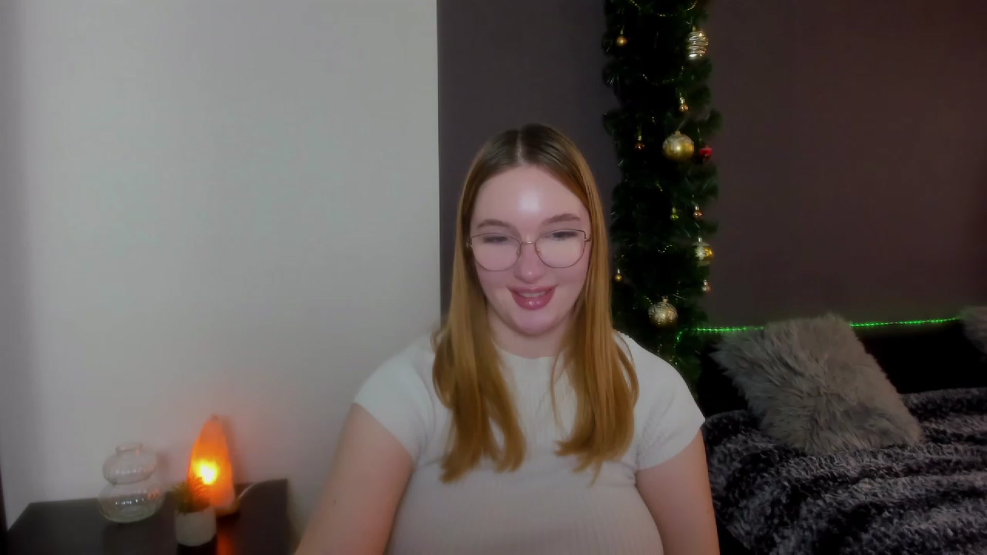 Gallery image thumbnail from AnaFoxy's myfreecams stream on, 12/28/2023, 10:57 image 8 of 20