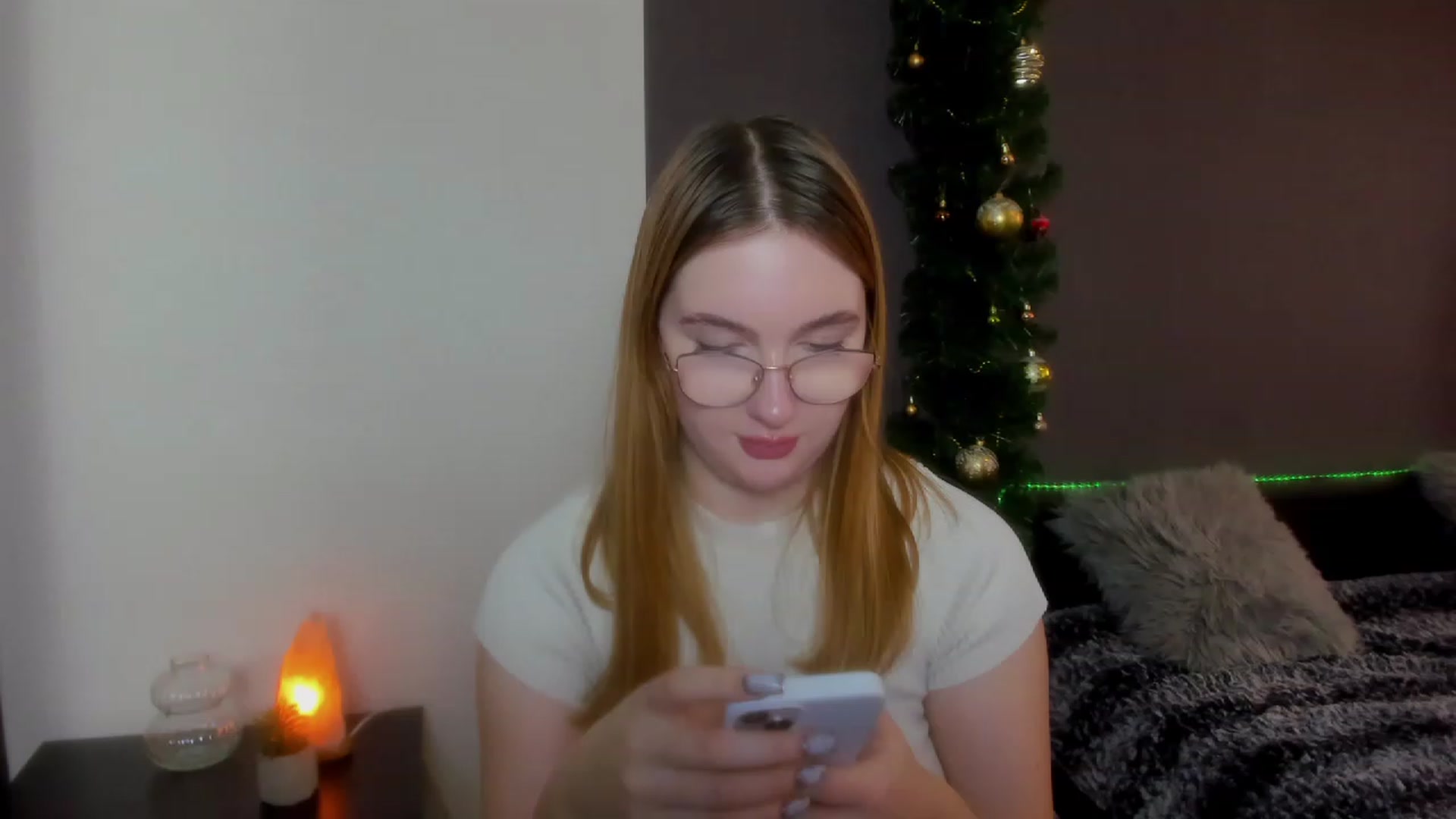 Gallery image thumbnail from AnaFoxy's myfreecams stream on, 12/28/2023, 10:57 image 1 of 20