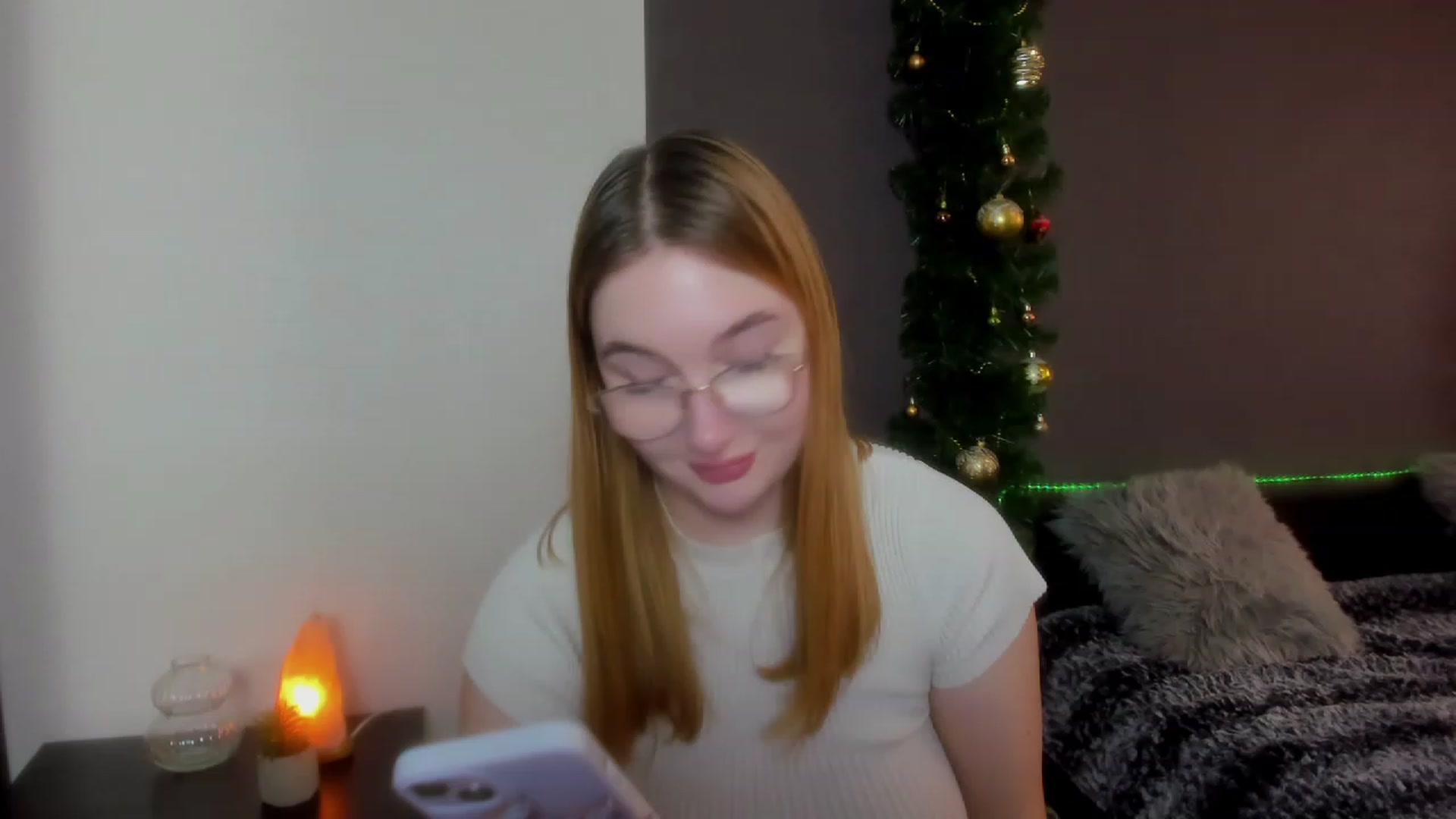 Gallery image thumbnail from AnaFoxy's myfreecams stream on, 12/28/2023, 10:57 image 15 of 20