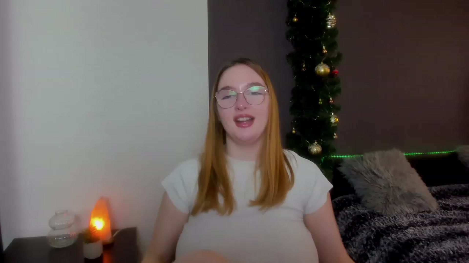 Gallery image thumbnail from AnaFoxy's myfreecams stream on, 12/28/2023, 10:57 image 7 of 20