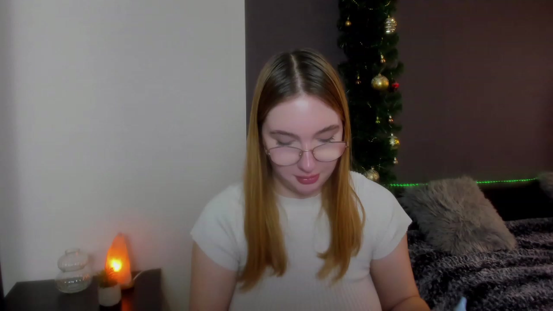 Gallery image thumbnail from AnaFoxy's myfreecams stream on, 12/28/2023, 10:57 image 18 of 20