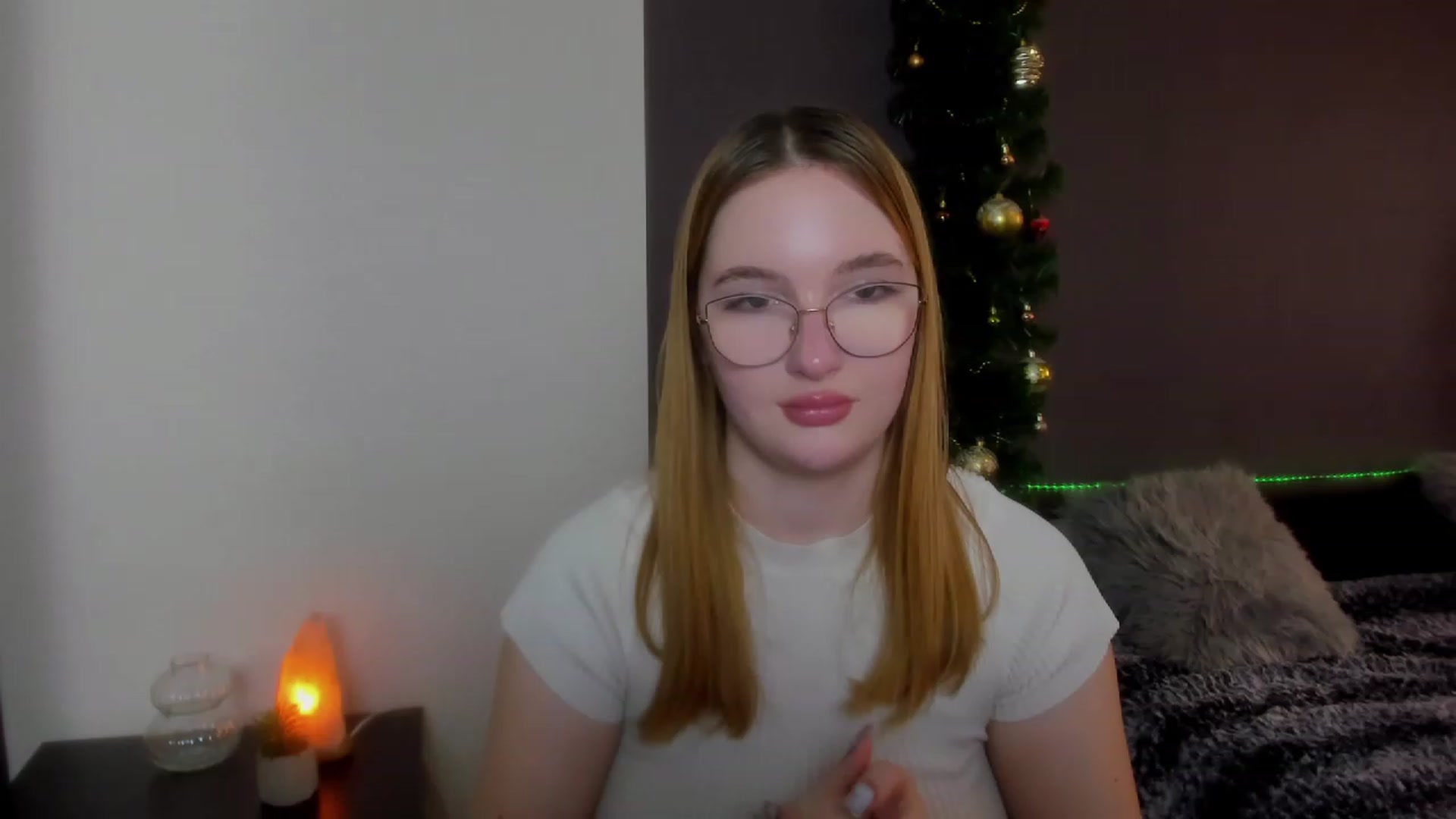 Gallery image thumbnail from AnaFoxy's myfreecams stream on, 12/28/2023, 10:57 image 20 of 20