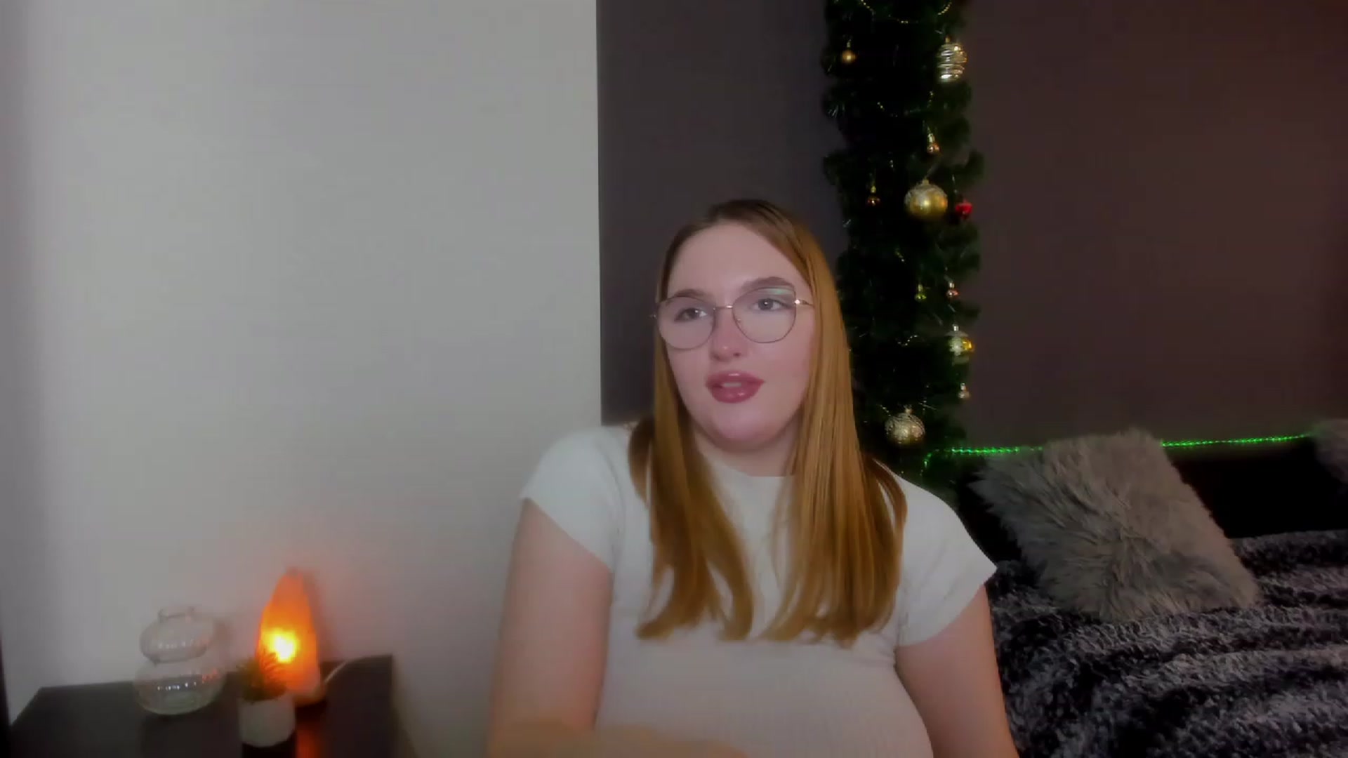 Gallery image thumbnail from AnaFoxy's myfreecams stream on, 12/28/2023, 10:57 image 9 of 20