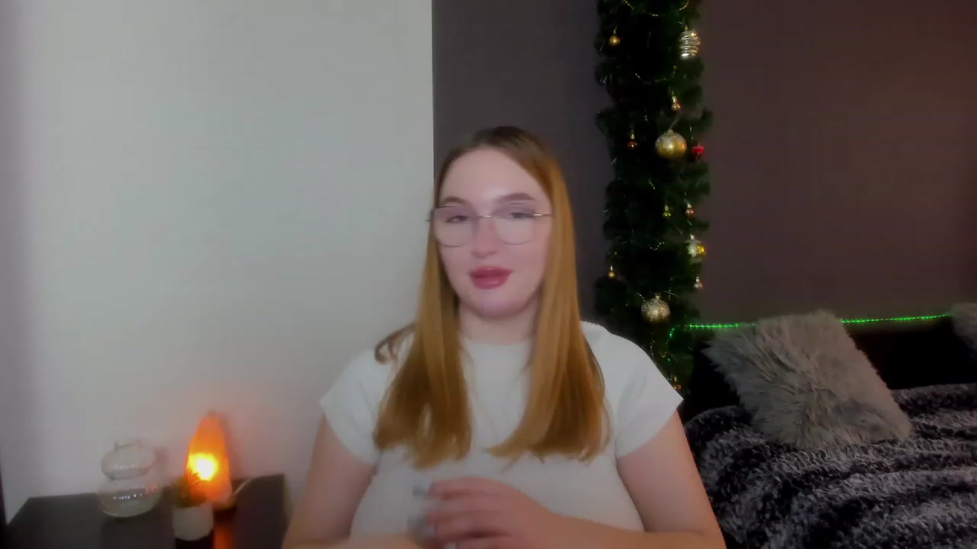 Gallery image thumbnail from AnaFoxy's myfreecams stream on, 12/28/2023, 10:57 image 3 of 20