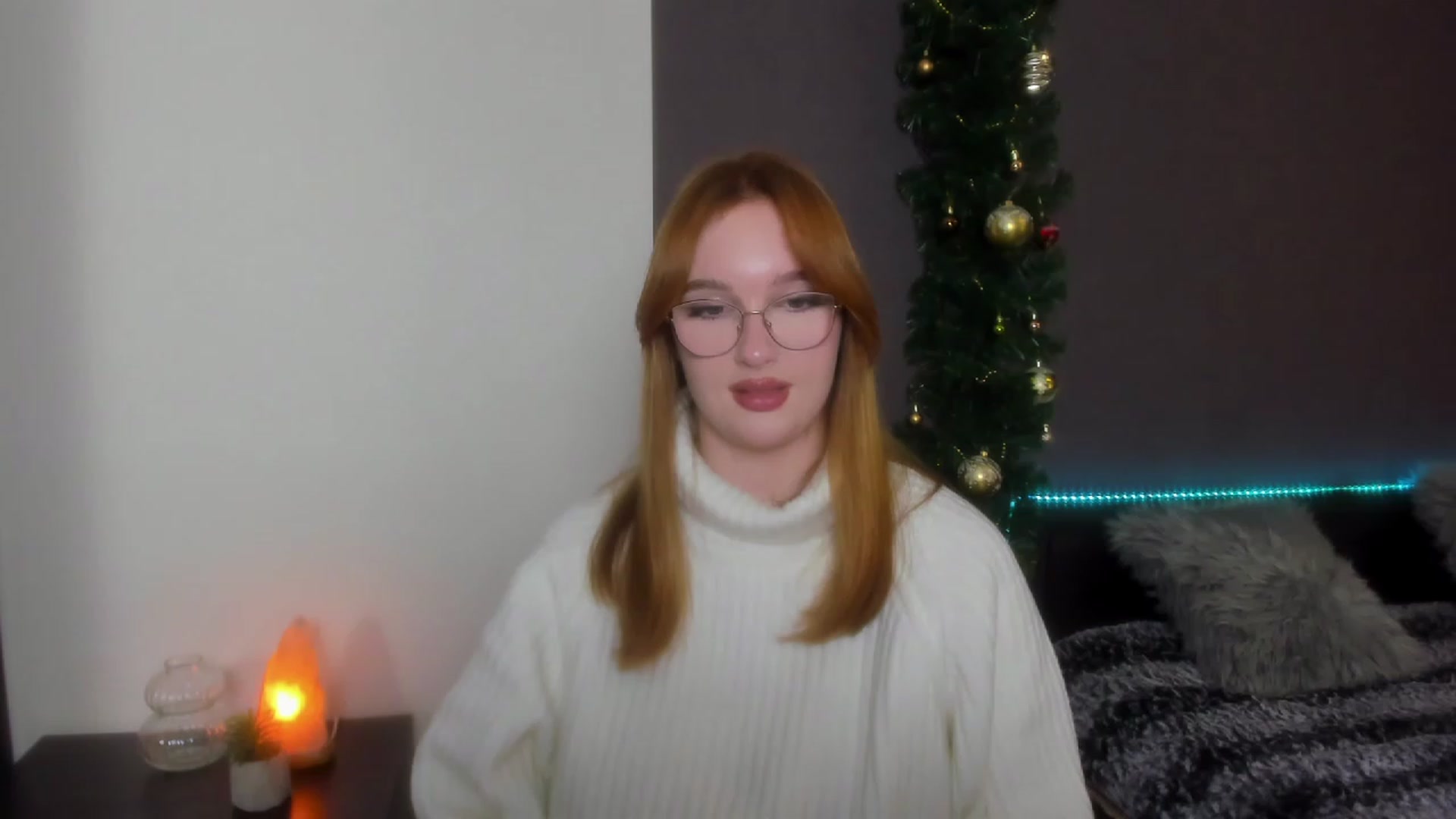 Gallery image thumbnail from AnaFoxy's myfreecams stream on, 12/29/2023, 10:16 image 17 of 20
