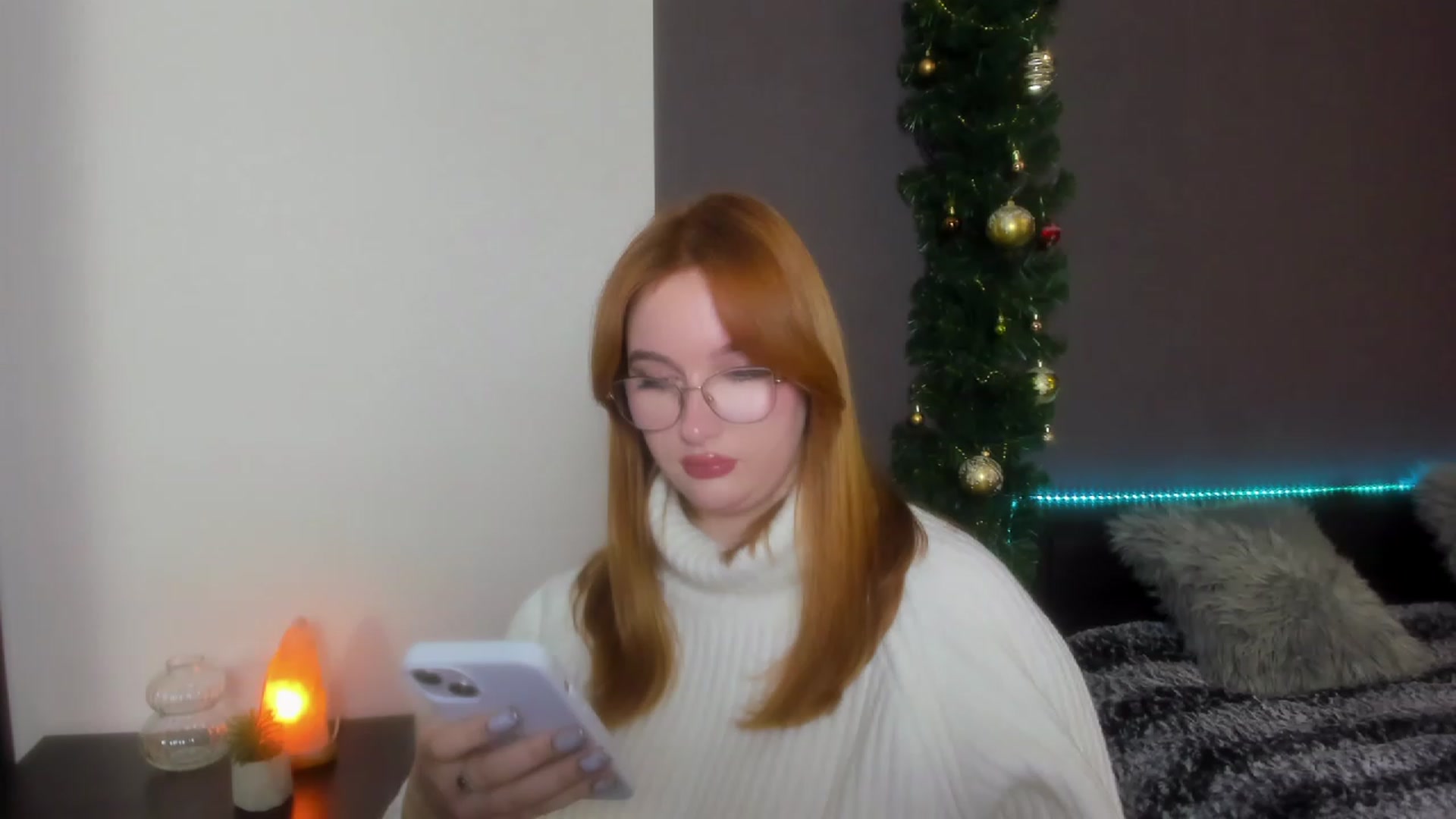 Gallery image thumbnail from AnaFoxy's myfreecams stream on, 12/29/2023, 10:16 image 12 of 20