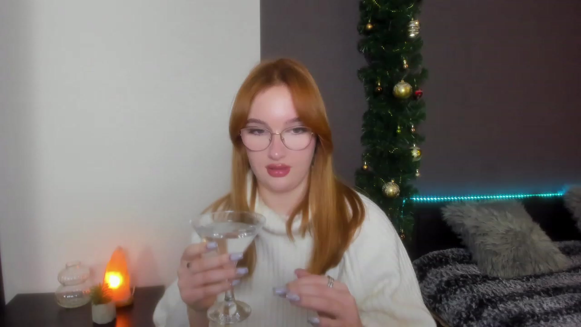 Gallery image thumbnail from AnaFoxy's myfreecams stream on, 12/29/2023, 10:16 image 5 of 20