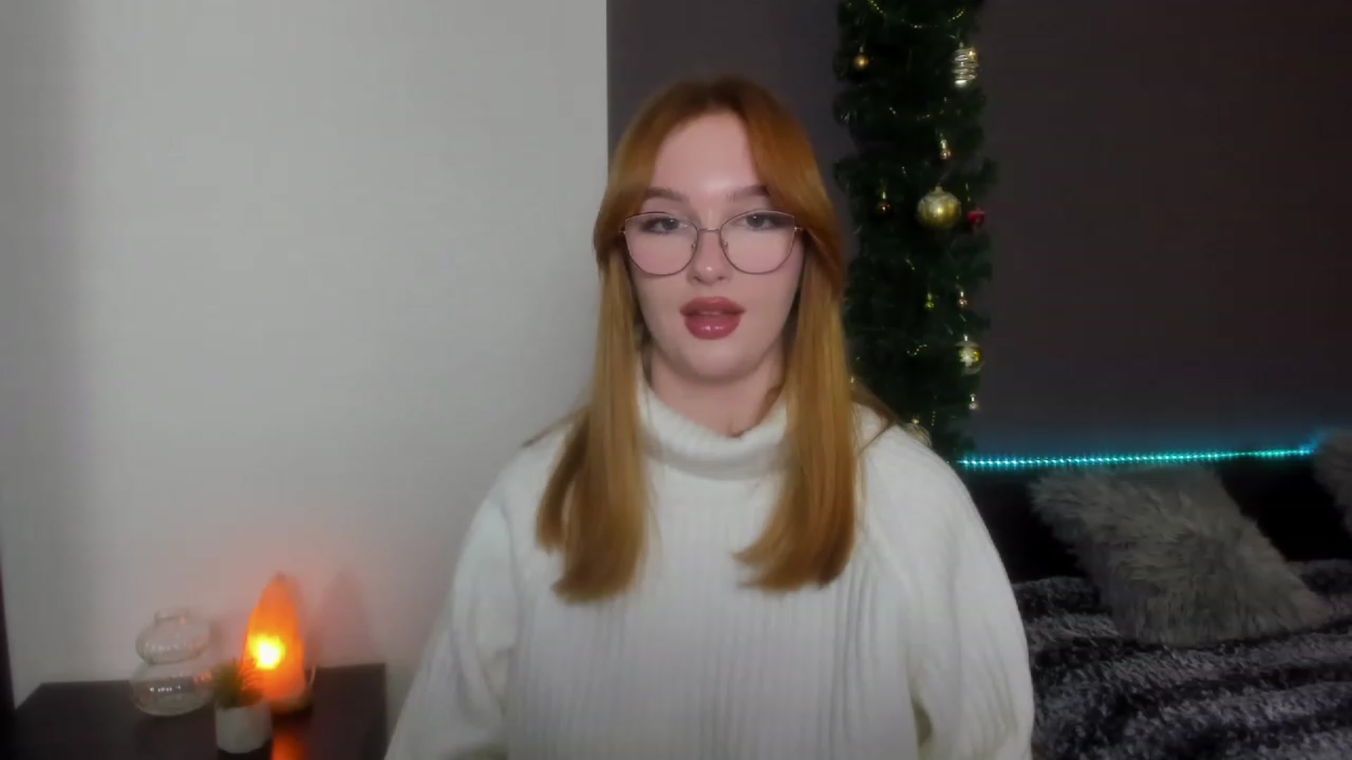 Gallery image thumbnail from AnaFoxy's myfreecams stream on, 12/29/2023, 10:16 image 16 of 20
