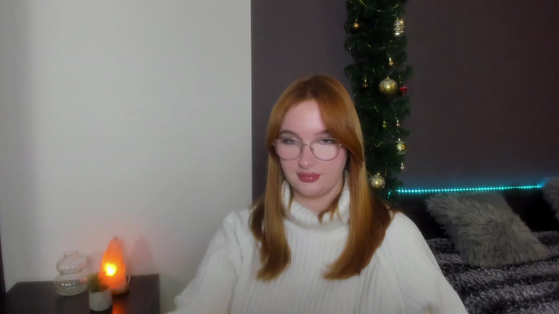 Gallery image thumbnail from AnaFoxy's myfreecams stream on, 12/29/2023, 10:16 image 10 of 20