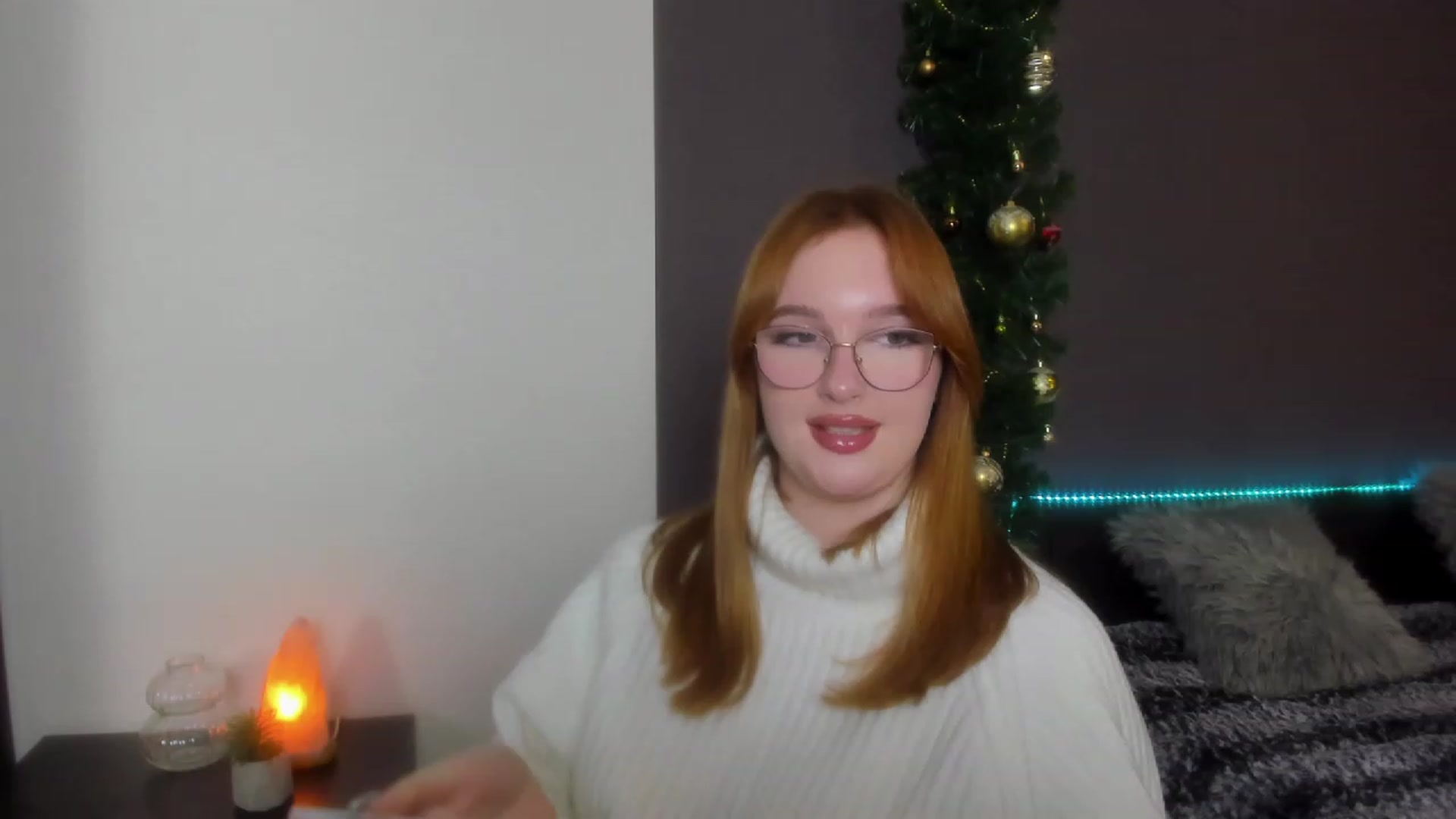 Gallery image thumbnail from AnaFoxy's myfreecams stream on, 12/29/2023, 10:16 image 14 of 20
