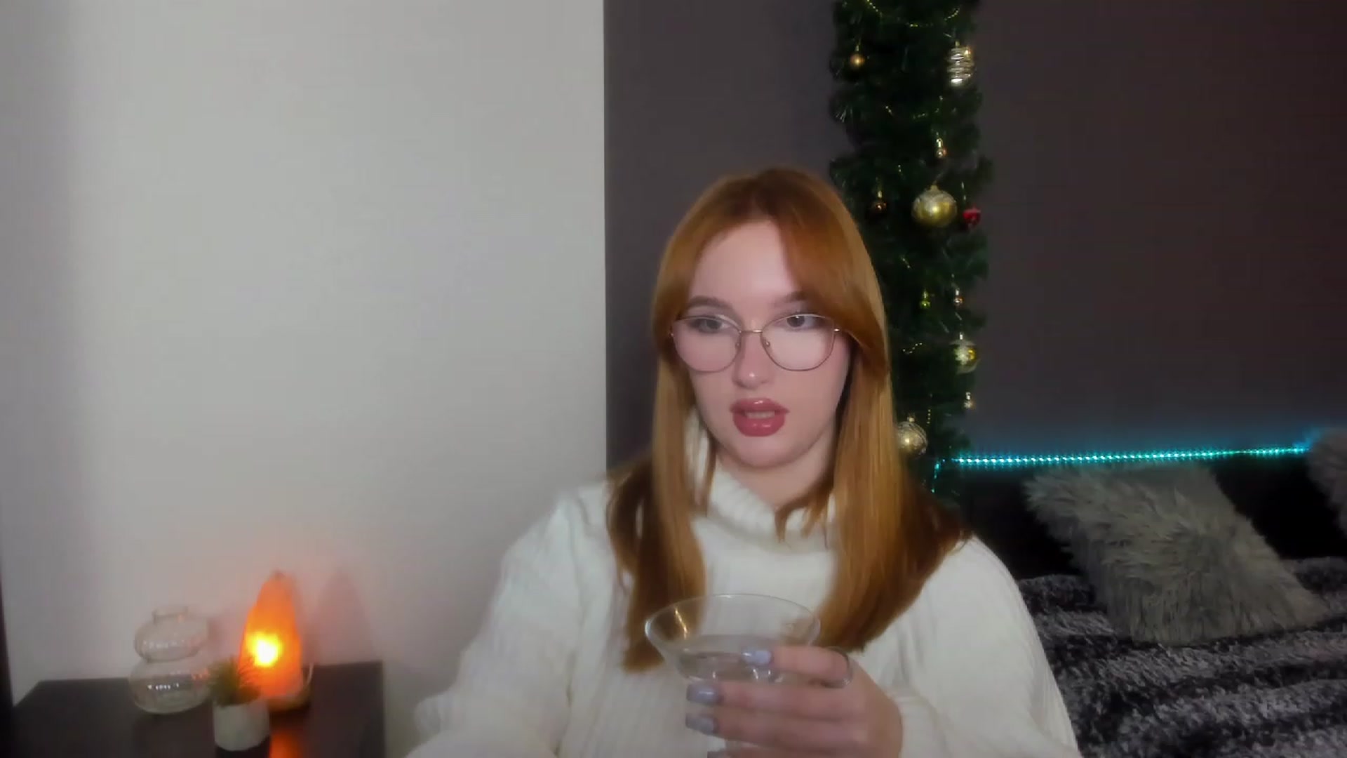 Gallery image thumbnail from AnaFoxy's myfreecams stream on, 12/29/2023, 10:16 image 8 of 20