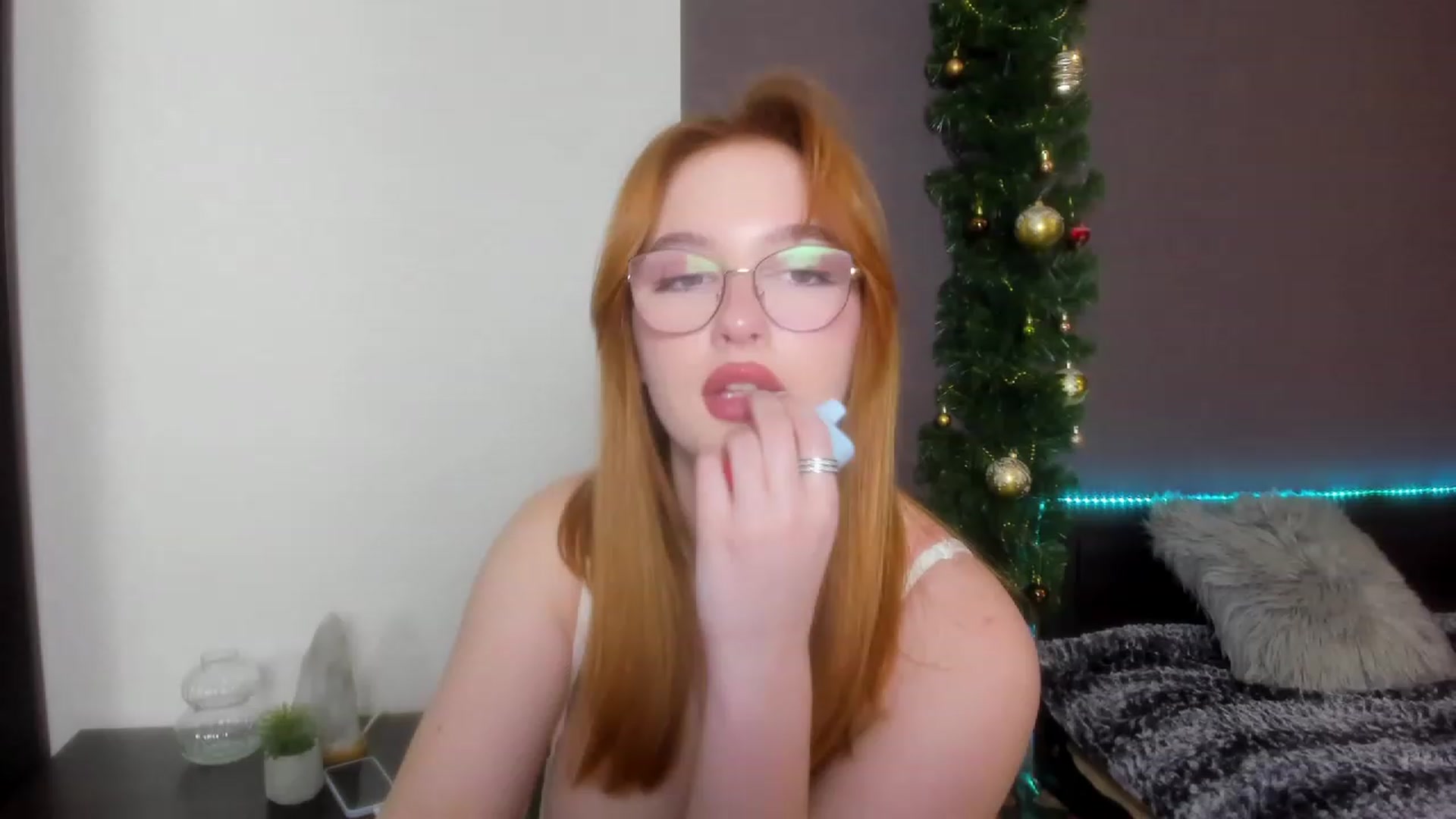 Gallery image thumbnail from AnaFoxy's myfreecams stream on, 12/29/2023, 14:21 image 5 of 20