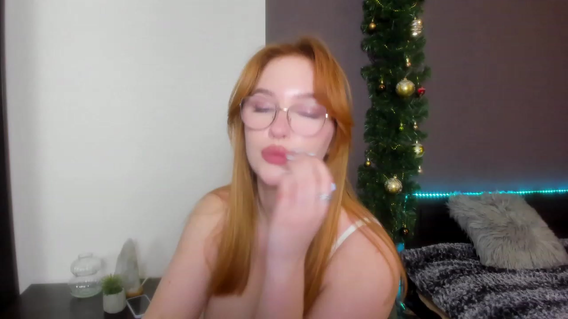 Gallery image thumbnail from AnaFoxy's myfreecams stream on, 12/29/2023, 14:21 image 13 of 20