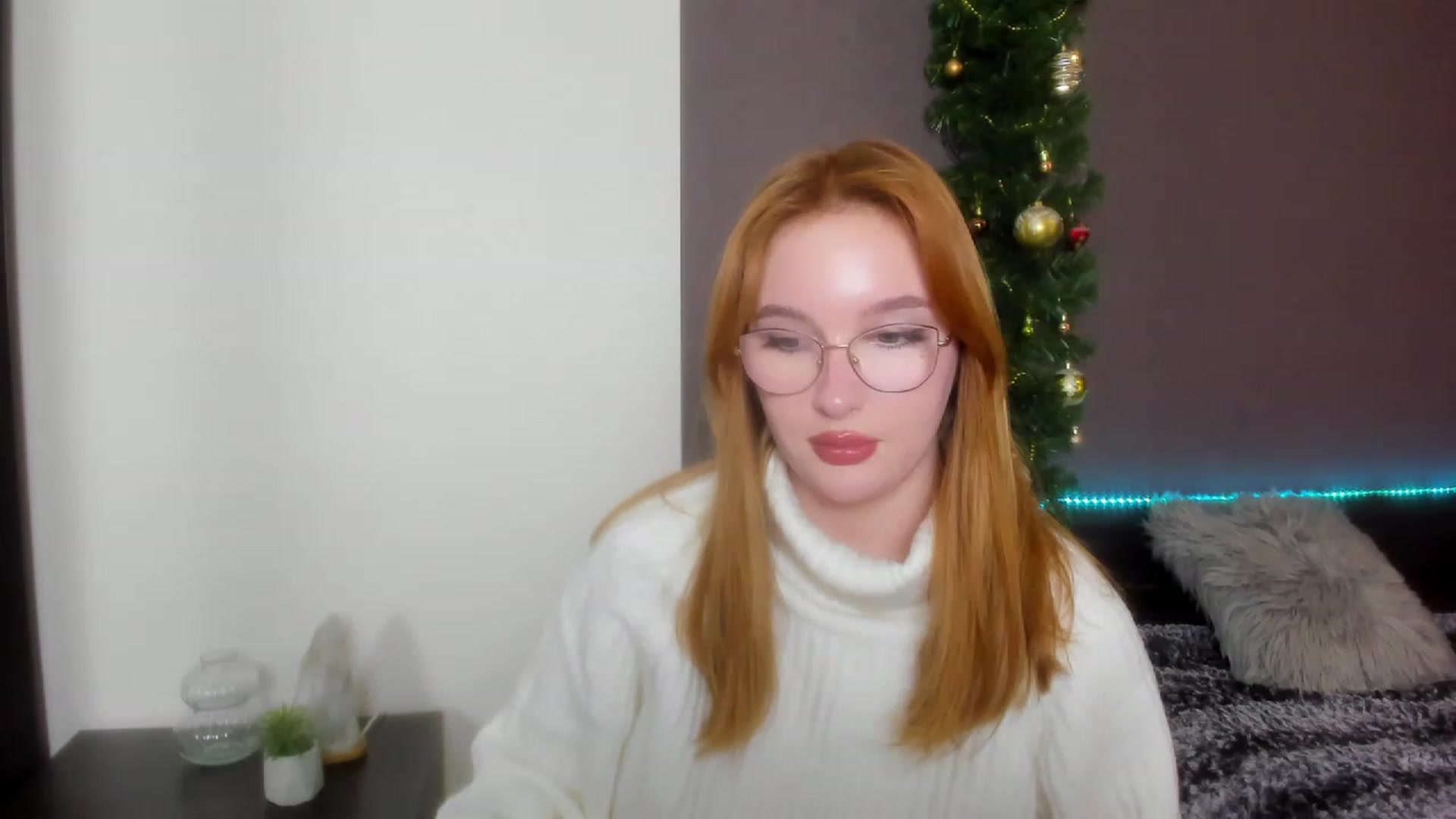 Gallery image thumbnail from AnaFoxy's myfreecams stream on, 12/29/2023, 14:35 image 17 of 20