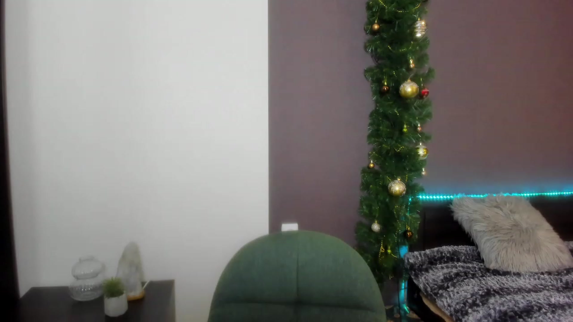 Gallery image thumbnail from AnaFoxy's myfreecams stream on, 12/29/2023, 14:35 image 8 of 20