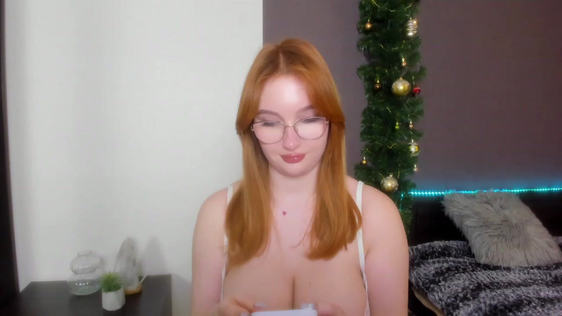 Gallery image thumbnail from AnaFoxy's myfreecams stream on, 12/29/2023, 14:35 image 3 of 20