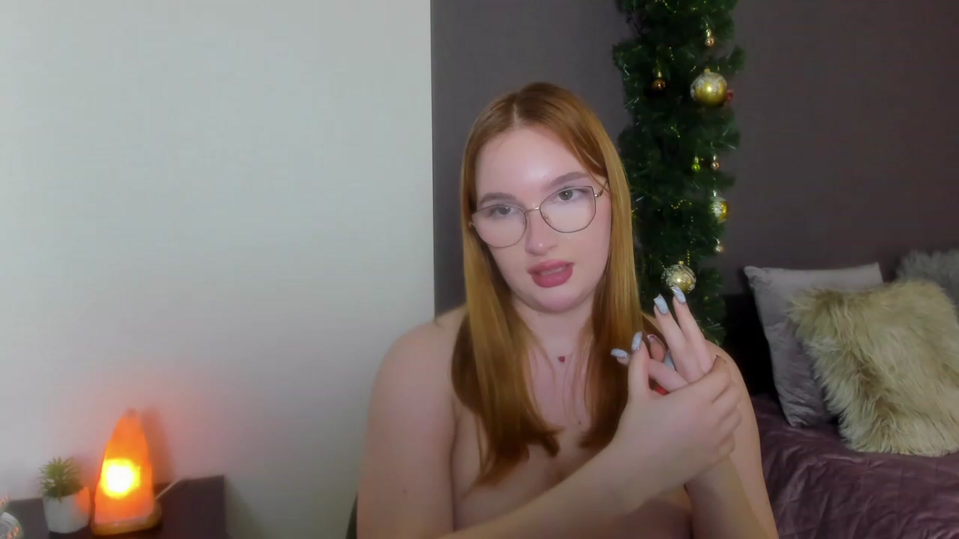 Gallery image thumbnail from AnaFoxy's myfreecams stream on, 01/05/2024, 14:50 image 9 of 20