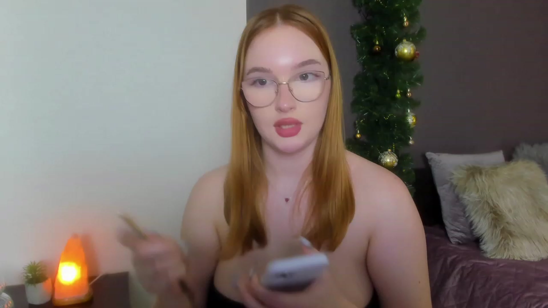 Gallery image thumbnail from AnaFoxy's myfreecams stream on, 01/05/2024, 14:50 image 19 of 20