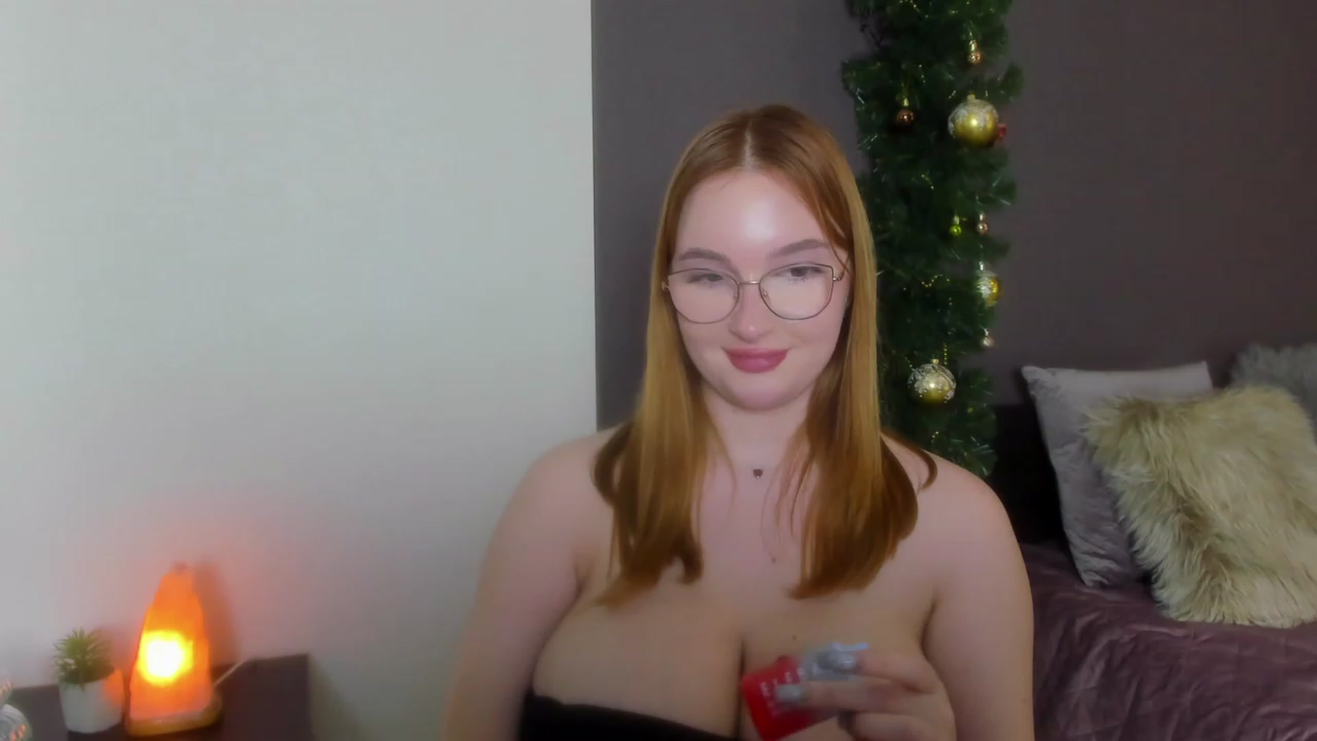 Gallery image thumbnail from AnaFoxy's myfreecams stream on, 01/05/2024, 14:50 image 10 of 20