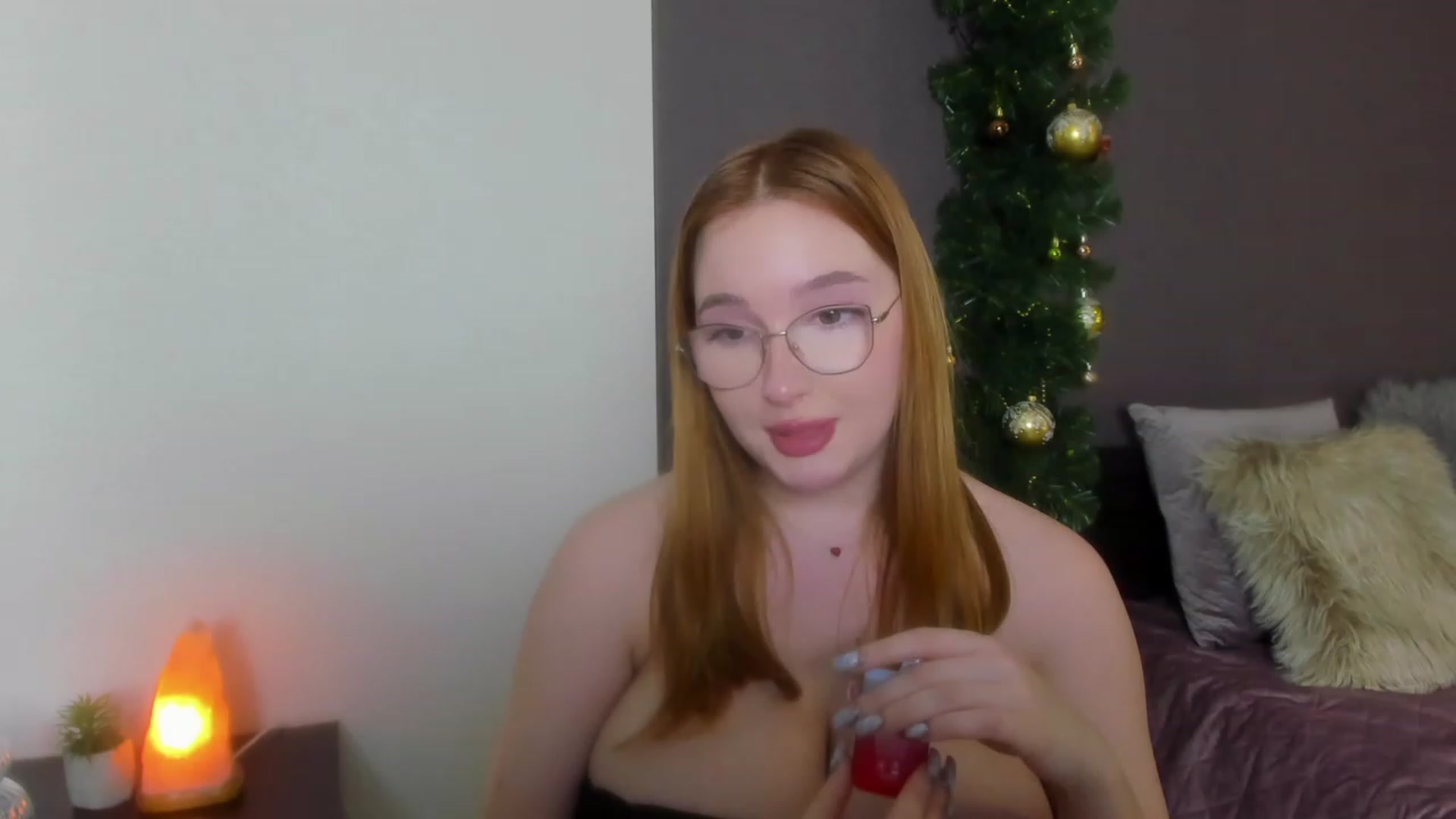 Gallery image thumbnail from AnaFoxy's myfreecams stream on, 01/05/2024, 14:50 image 5 of 20