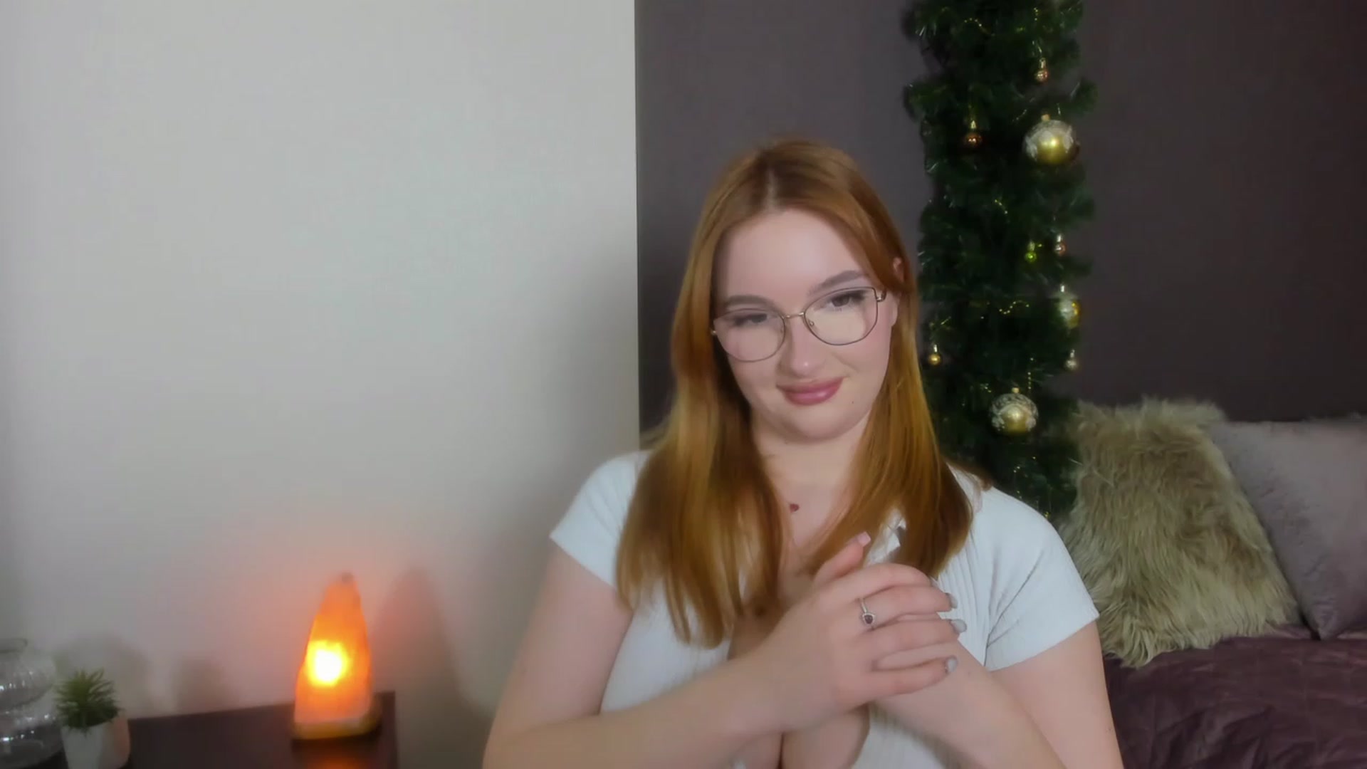 Gallery image thumbnail from AnaFoxy's myfreecams stream on, 01/07/2024, 11:48 image 15 of 20