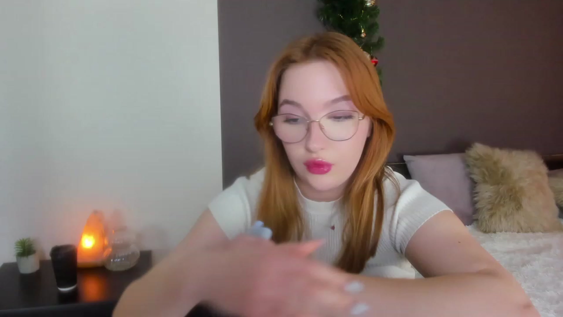 Gallery image thumbnail from AnaFoxy's myfreecams stream on, 01/09/2024, 11:10 image 12 of 20