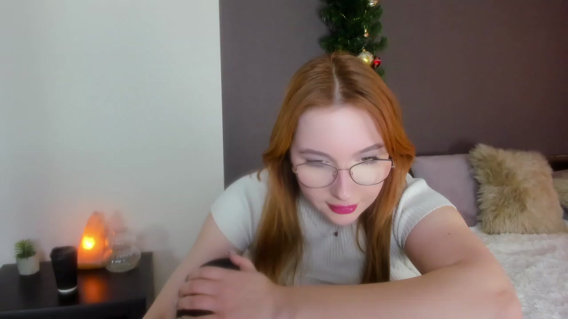 Gallery image thumbnail from AnaFoxy's myfreecams stream on, 01/09/2024, 11:10 image 10 of 20