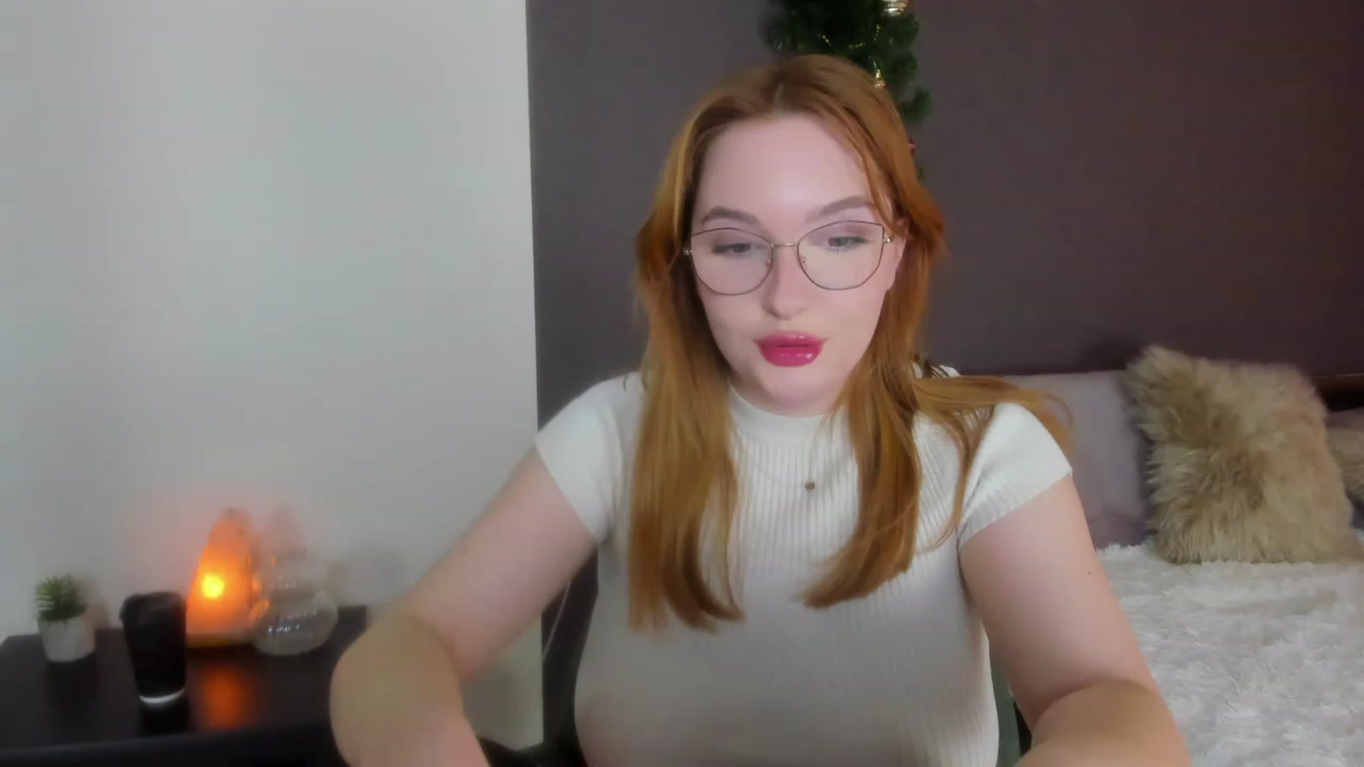 Gallery image thumbnail from AnaFoxy's myfreecams stream on, 01/09/2024, 11:10 image 8 of 20