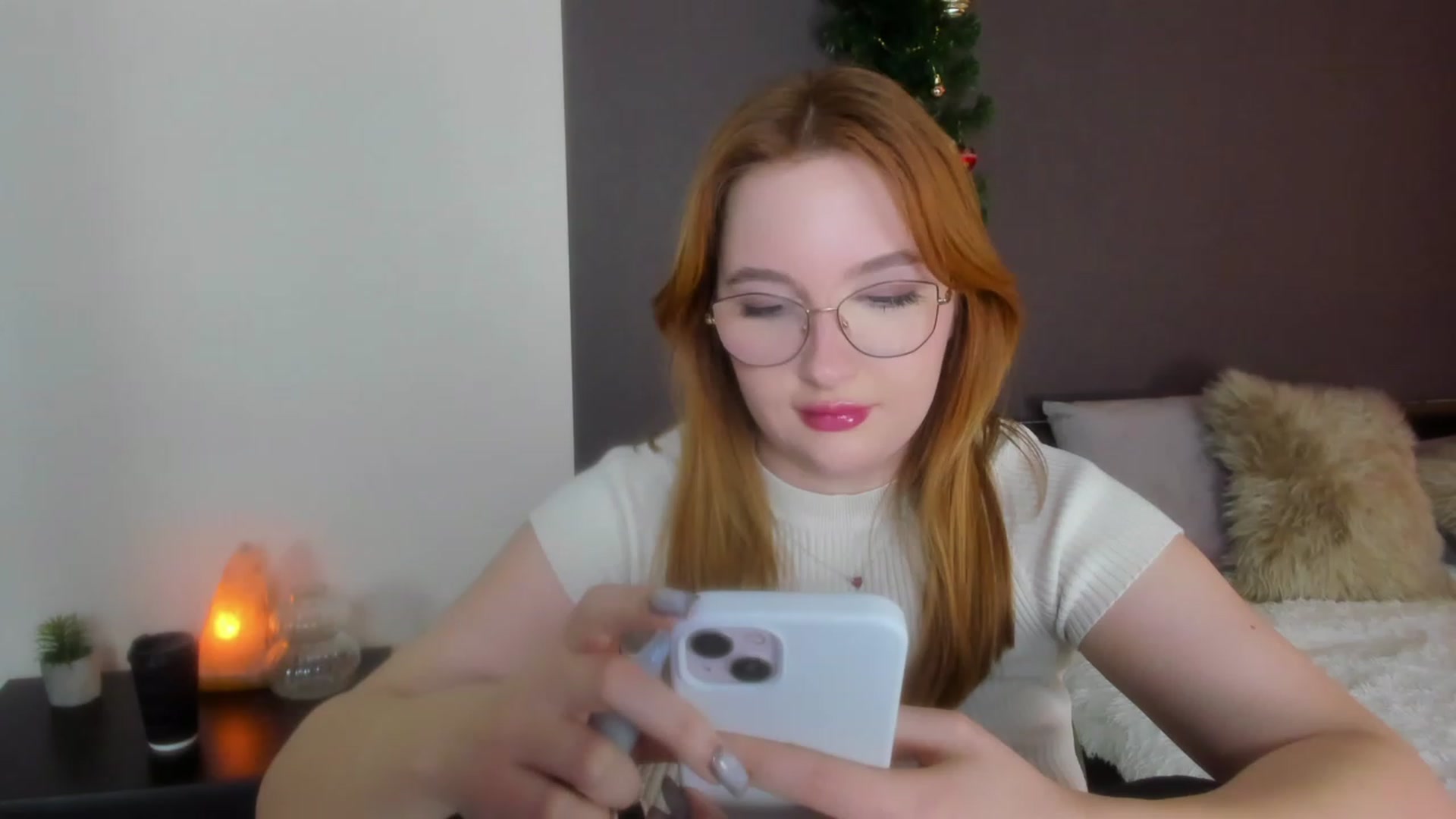 Gallery image thumbnail from AnaFoxy's myfreecams stream on, 01/09/2024, 11:10 image 11 of 20