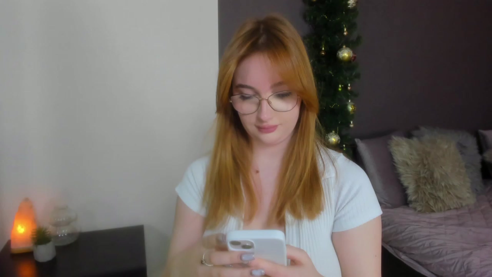 Gallery image thumbnail from AnaFoxy's myfreecams stream on, 01/11/2024, 10:30 image 14 of 20