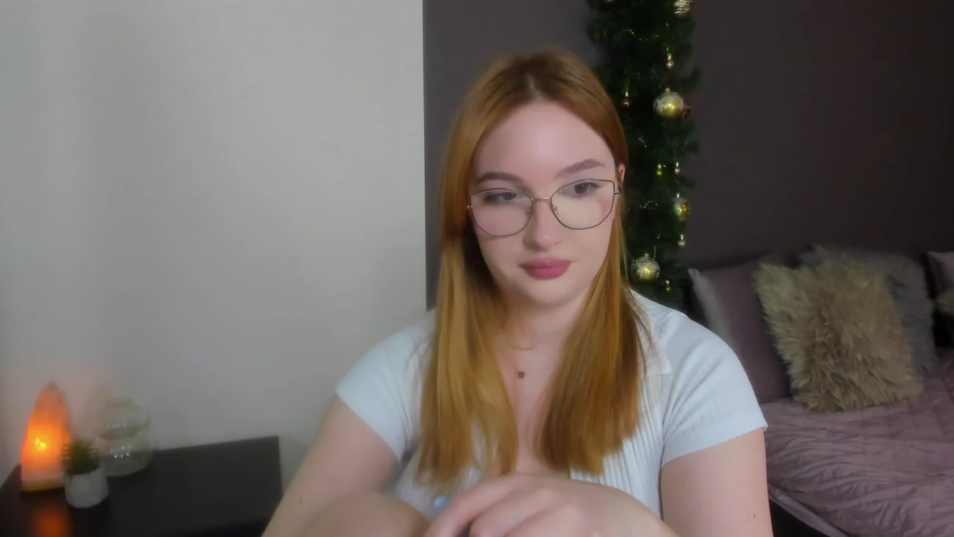 Gallery image thumbnail from AnaFoxy's myfreecams stream on, 01/11/2024, 10:30 image 6 of 20