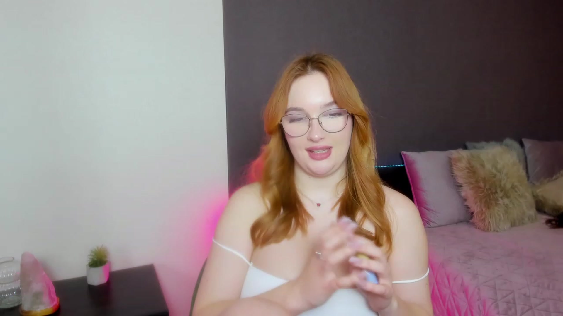Gallery image thumbnail from AnaFoxy's myfreecams stream on, 01/23/2024, 11:16 image 16 of 20
