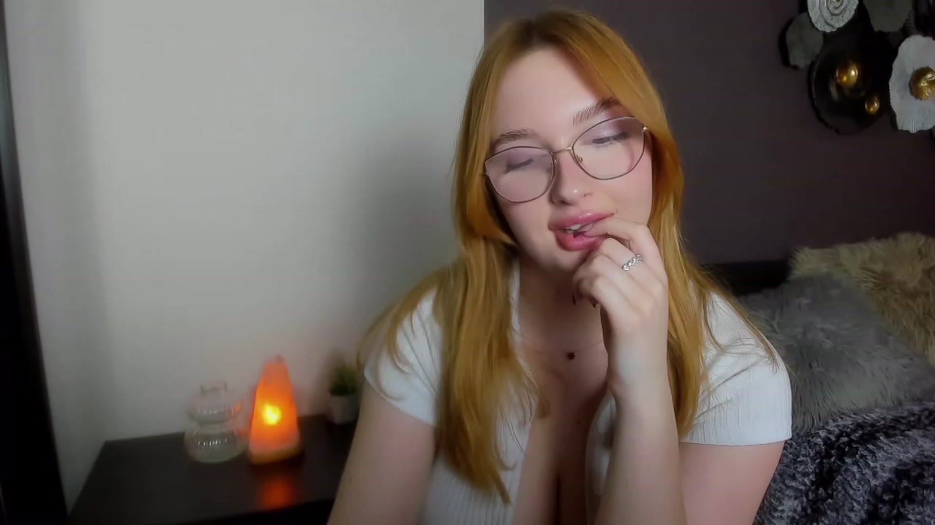 Gallery image thumbnail from AnaFoxy's myfreecams stream on, 02/05/2024, 12:30 image 17 of 20