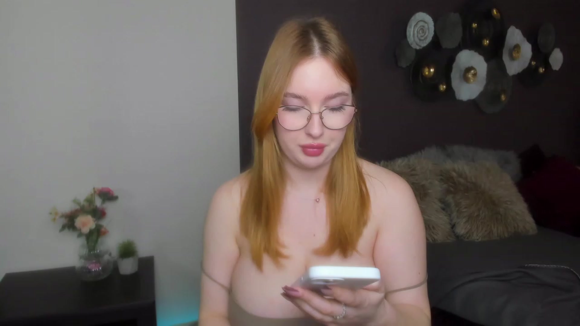 Gallery image thumbnail from AnaFoxy's myfreecams stream on, 02/15/2024, 09:30 image 6 of 20