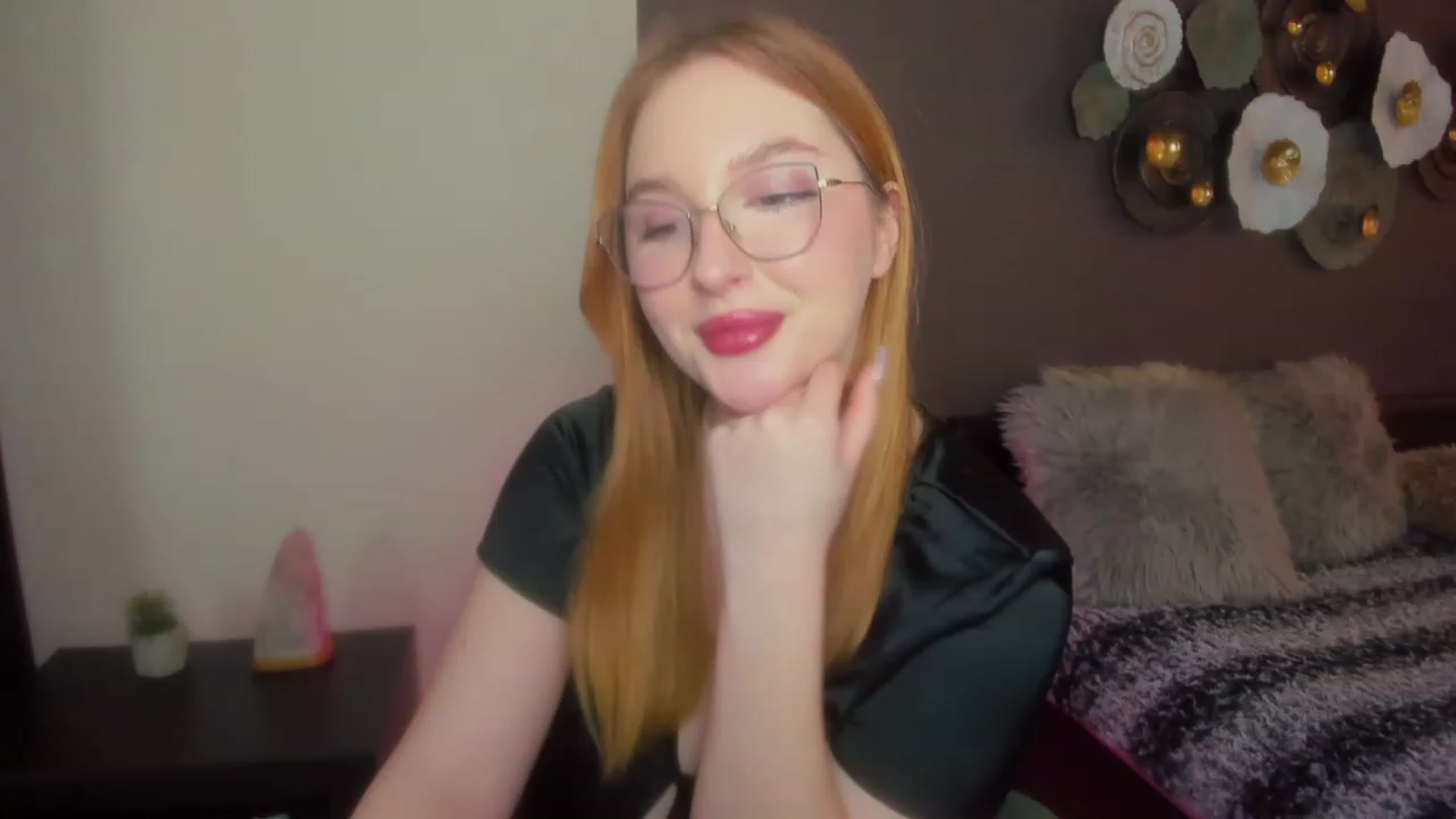 Gallery image thumbnail from AnaFoxy's myfreecams stream on, 02/22/2024, 11:11 image 6 of 20