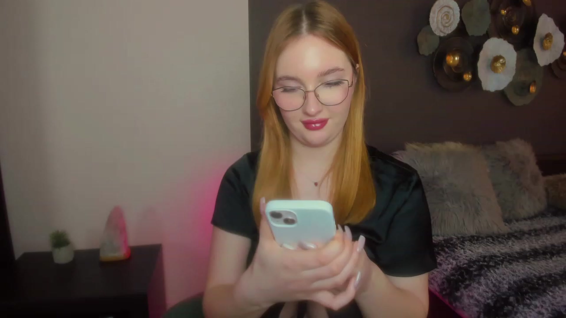 Gallery image thumbnail from AnaFoxy's myfreecams stream on, 02/22/2024, 11:11 image 8 of 20