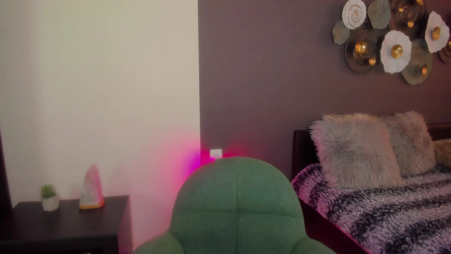 Gallery image thumbnail from AnaFoxy's myfreecams stream on, 02/22/2024, 11:11 image 5 of 20