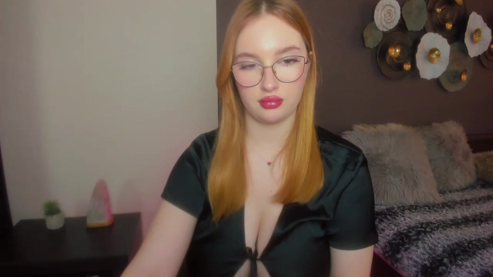 Gallery image thumbnail from AnaFoxy's myfreecams stream on, 02/22/2024, 11:11 image 7 of 20