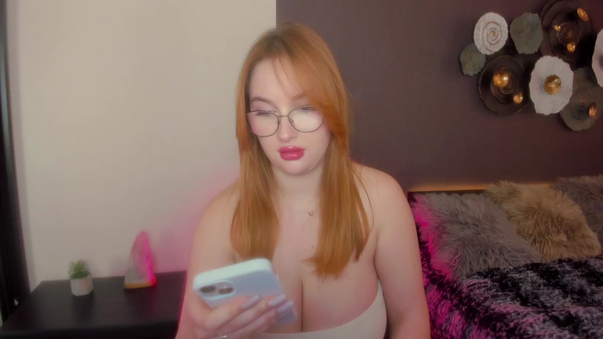 Gallery image thumbnail from AnaFoxy's myfreecams stream on, 02/26/2024, 10:32 image 15 of 20