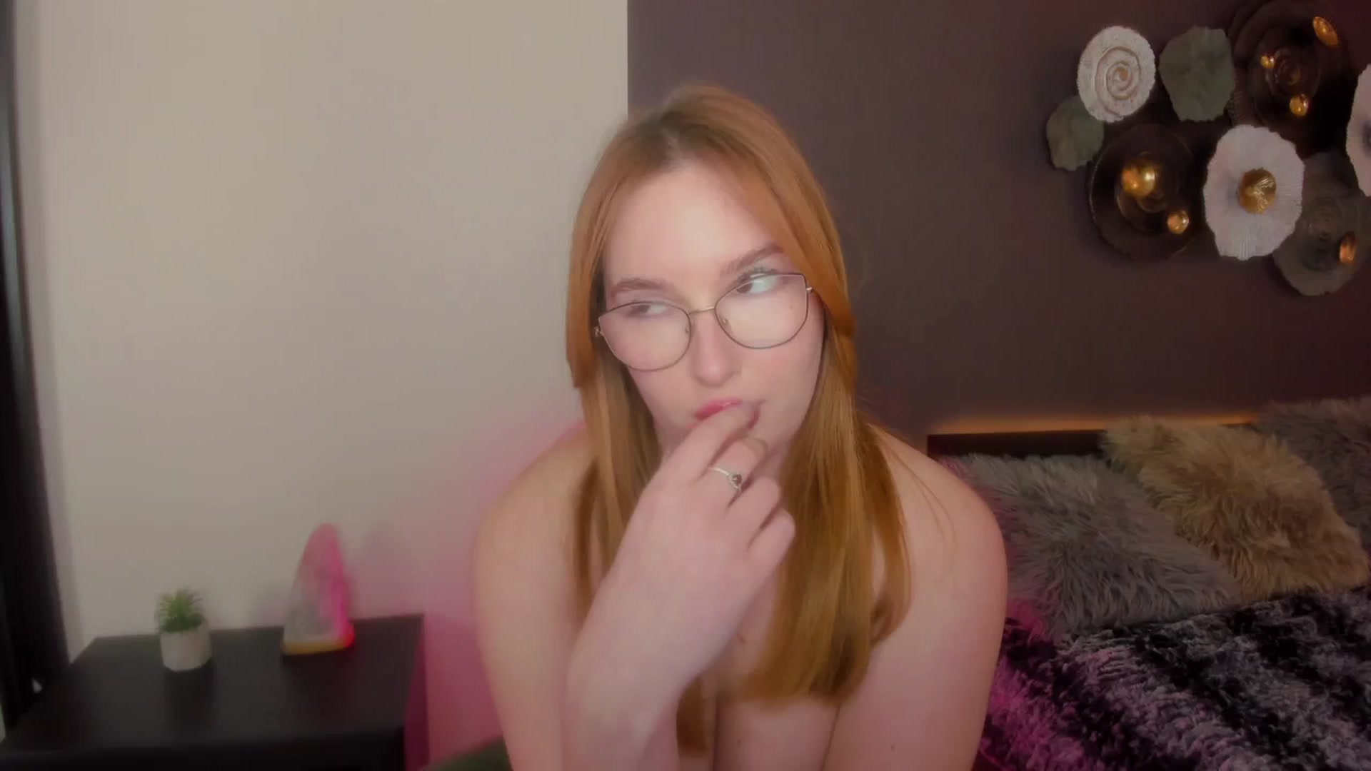 Gallery image thumbnail from AnaFoxy's myfreecams stream on, 02/26/2024, 11:41 image 1 of 20