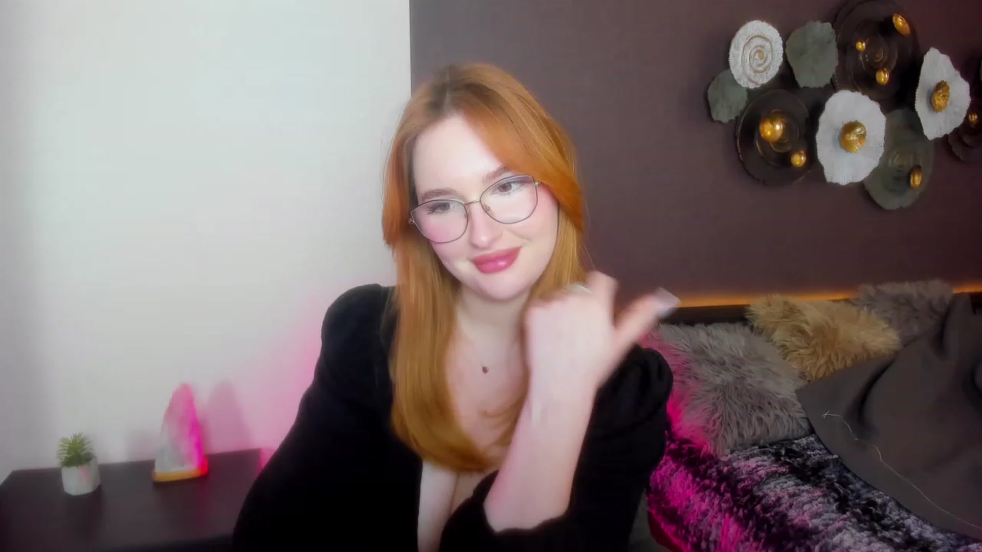 Gallery image thumbnail from AnaFoxy's myfreecams stream on, 02/27/2024, 09:24 image 8 of 20
