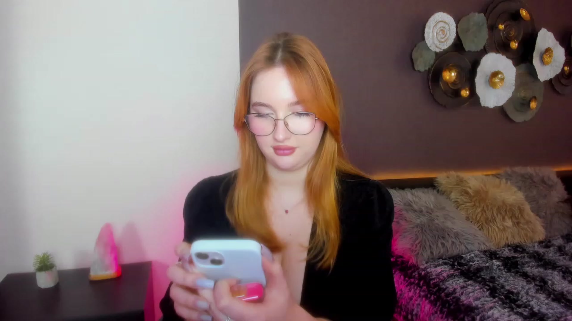 Gallery image thumbnail from AnaFoxy's myfreecams stream on, 02/27/2024, 09:24 image 14 of 20