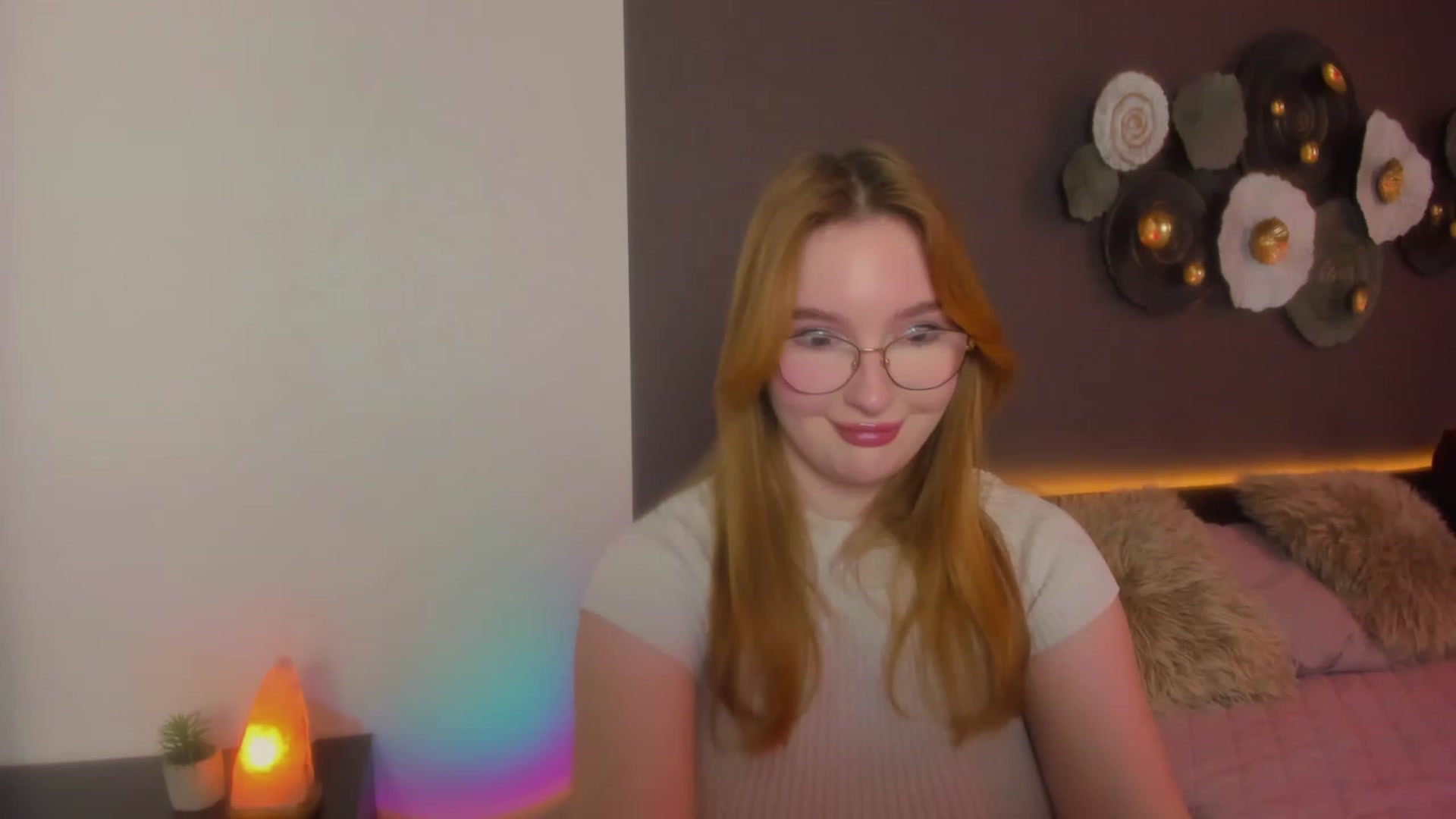 Gallery image thumbnail from AnaFoxy's myfreecams stream on, 03/02/2024, 10:18 image 8 of 20