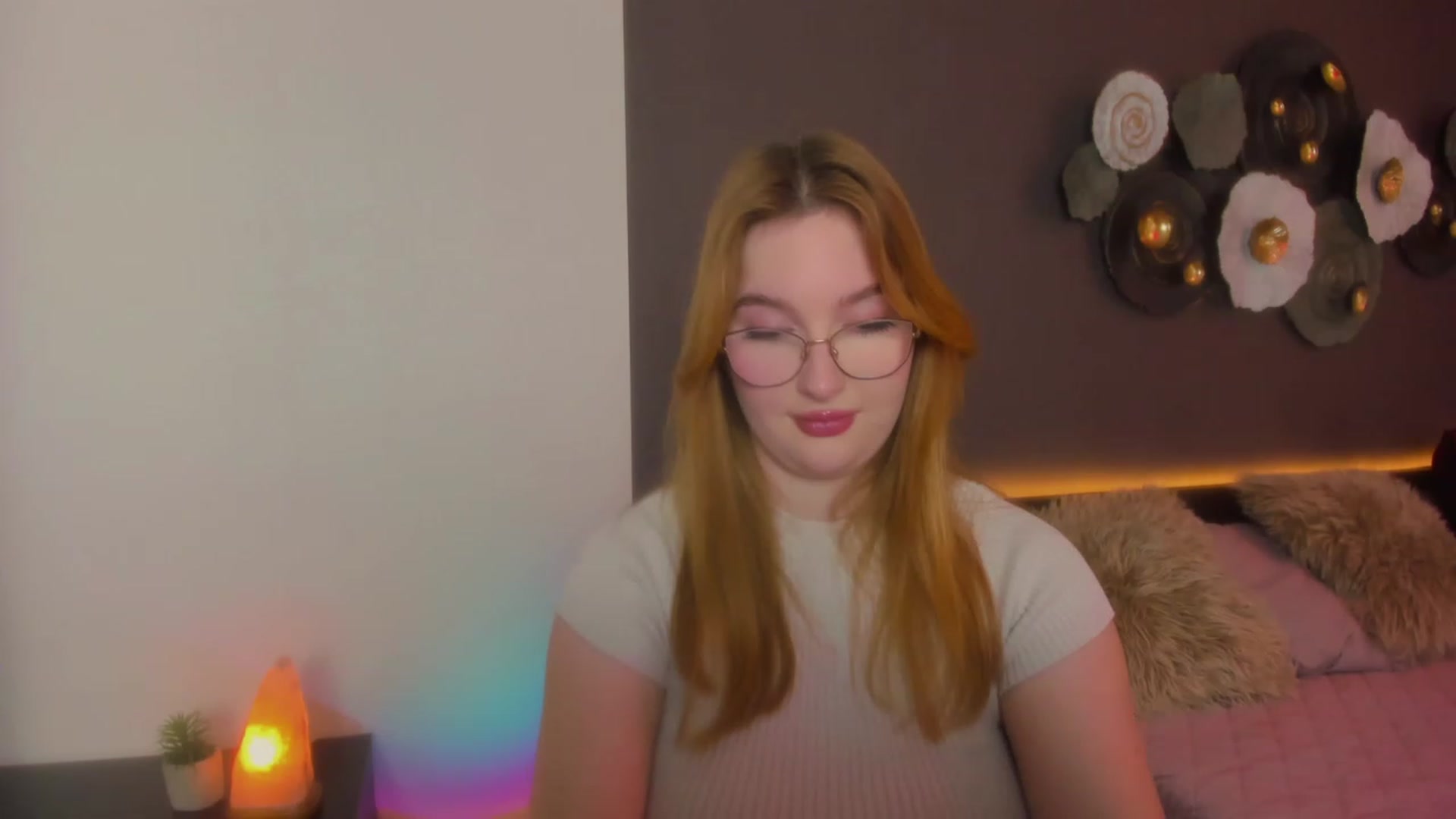 Gallery image thumbnail from AnaFoxy's myfreecams stream on, 03/02/2024, 10:18 image 4 of 20