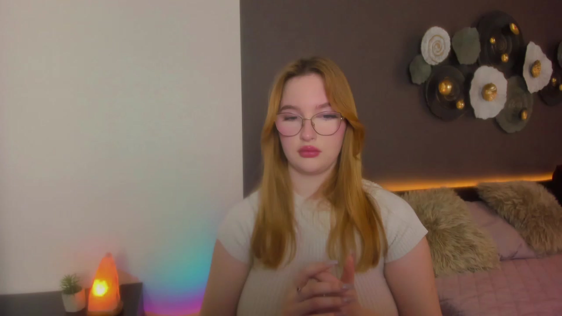 Gallery image thumbnail from AnaFoxy's myfreecams stream on, 03/02/2024, 10:18 image 9 of 20