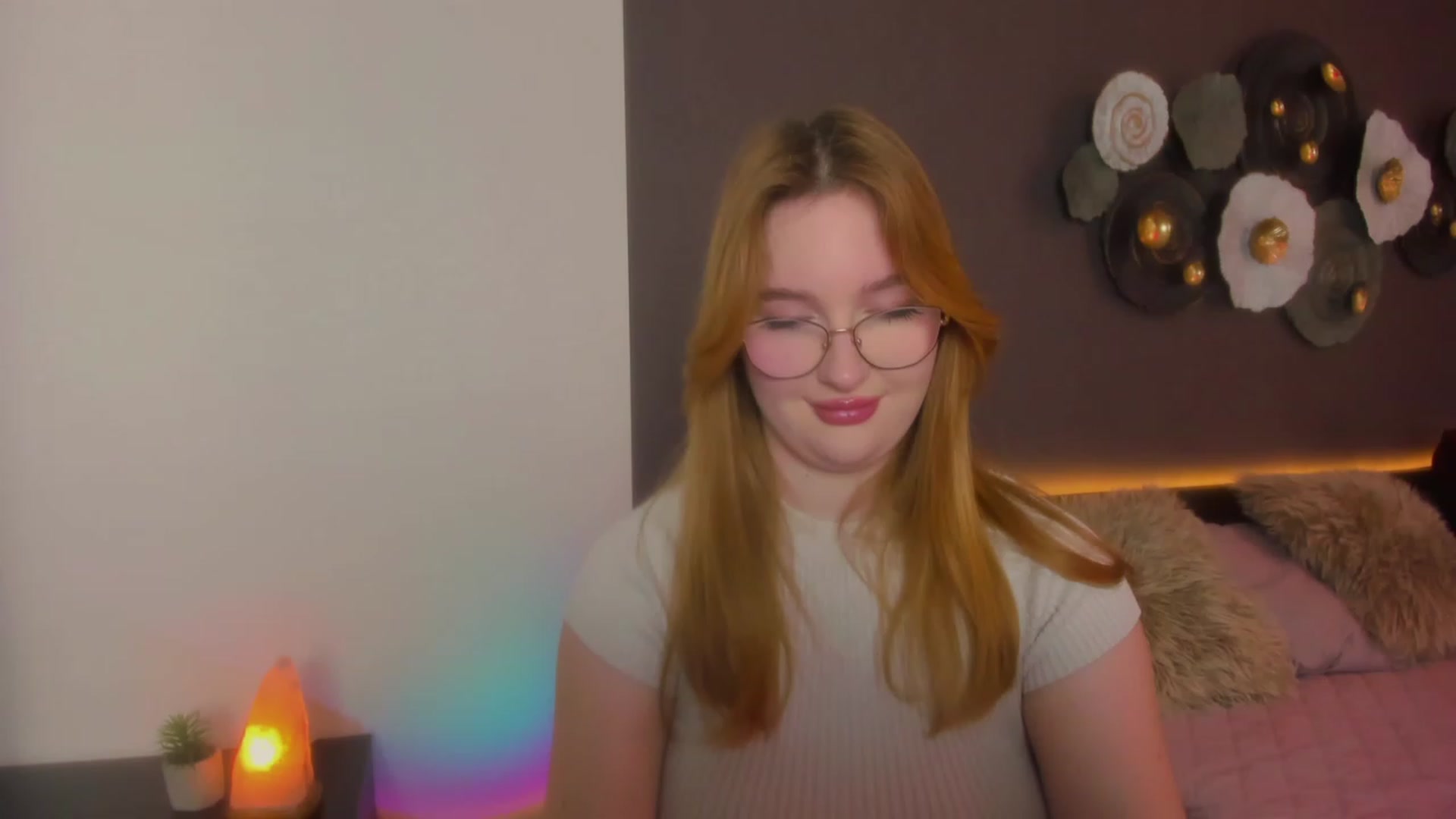 Gallery image thumbnail from AnaFoxy's myfreecams stream on, 03/02/2024, 10:18 image 6 of 20