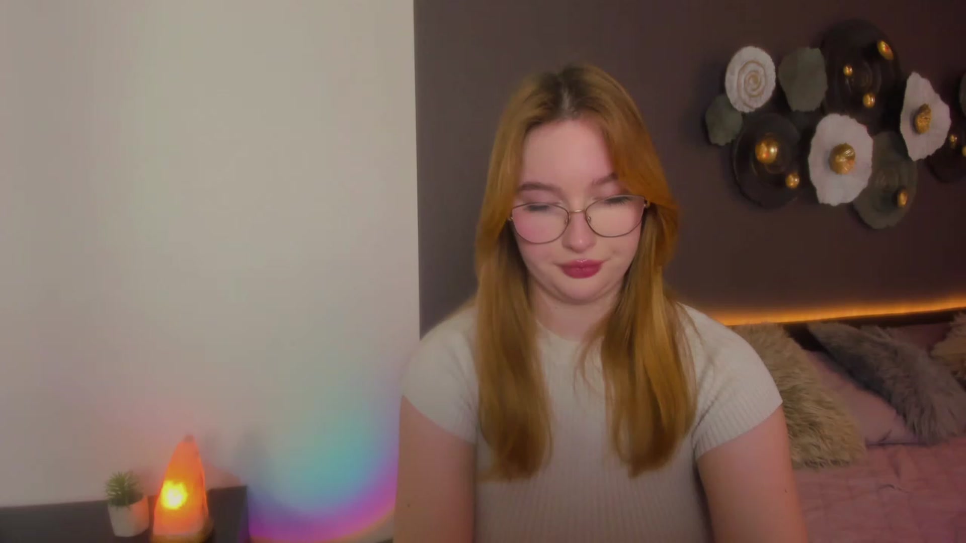 Gallery image thumbnail from AnaFoxy's myfreecams stream on, 03/02/2024, 10:18 image 19 of 20