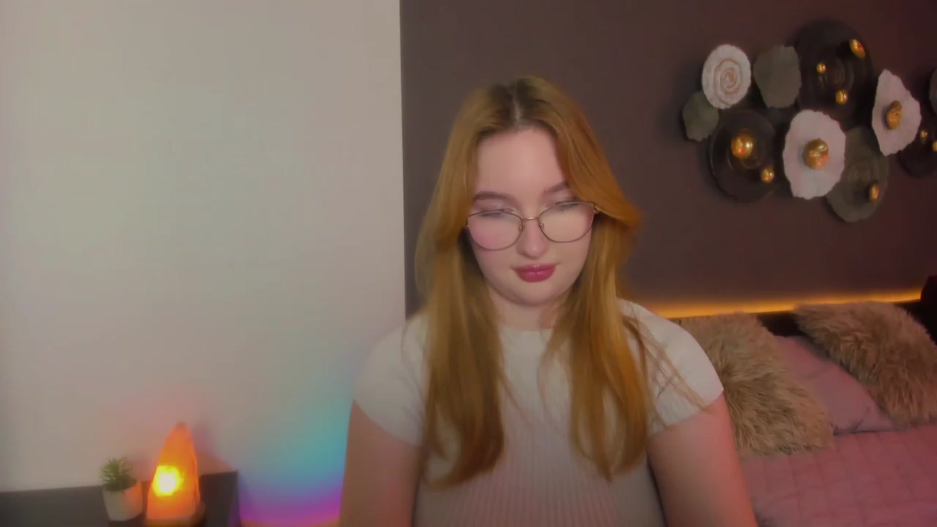 Gallery image thumbnail from AnaFoxy's myfreecams stream on, 03/02/2024, 10:18 image 3 of 20