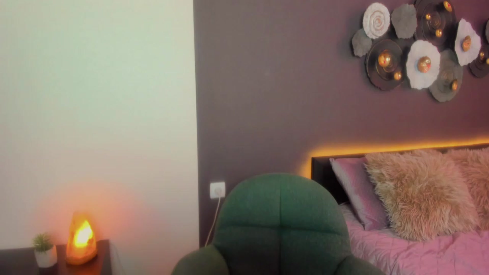 Gallery image thumbnail from AnaFoxy's myfreecams stream on, 03/03/2024, 09:02 image 19 of 20